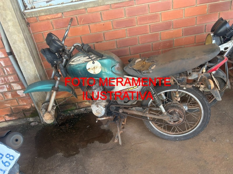 Honda CG 125 Titan KS 2001 Prata Conservada