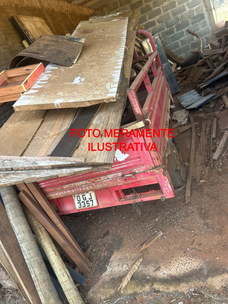 Veículo LIFAN Cargo Motocicleta Lifan Cargo C200 2011 Vermelha Conservada 2011 em leilão