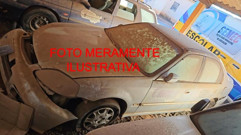 Veículo Honda Civic Honda Civic LX Prata 2000 2000 em leilão