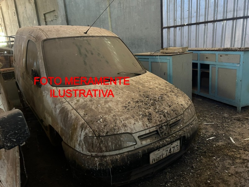 Veículo Peugeot Partner Ambulância Partiner Vida 2005 Conservado 2006 em leilão