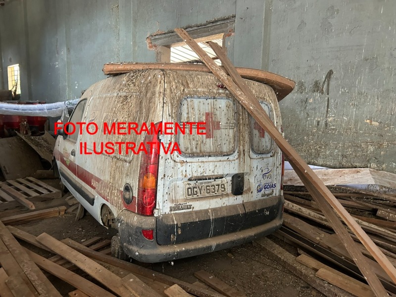 Veículo Renault Kangoo Ambulância Kangoo 2012/2013 2013 em leilão