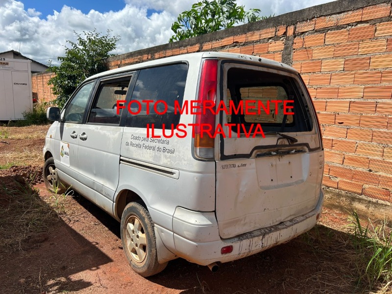 Van Toyota Placa ALX907 Chassi do Paraguai