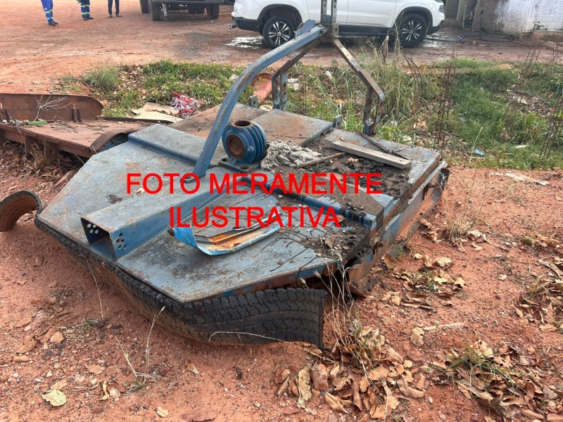 DUAS PLATAFORMAS DE ROÇADEIRAS HIDRALLICAS